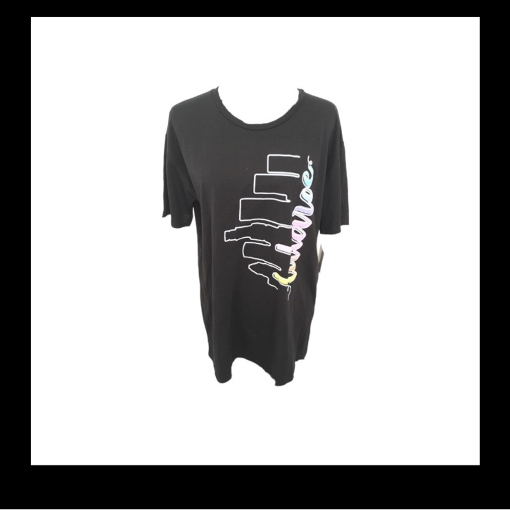 🍂 NWT LULAROE Black City T-Shirt